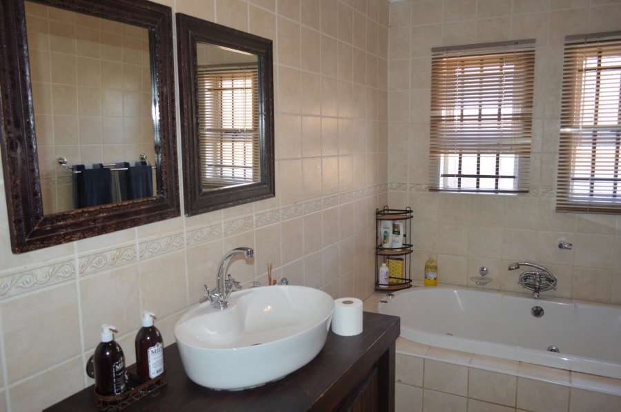 3 Bedroom Property for Sale in Wilkoppies North West